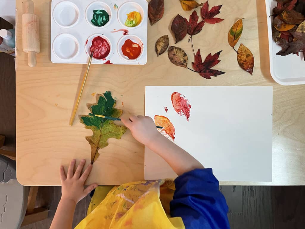 leaf activities, leaf painting, leaf printing, fall, Montessori, homeschooling, science, preschoolers, activities, science