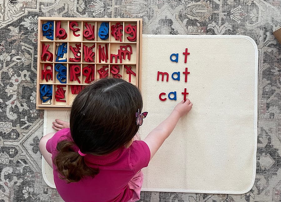 writing and reading, Montessori, moveable alphabet