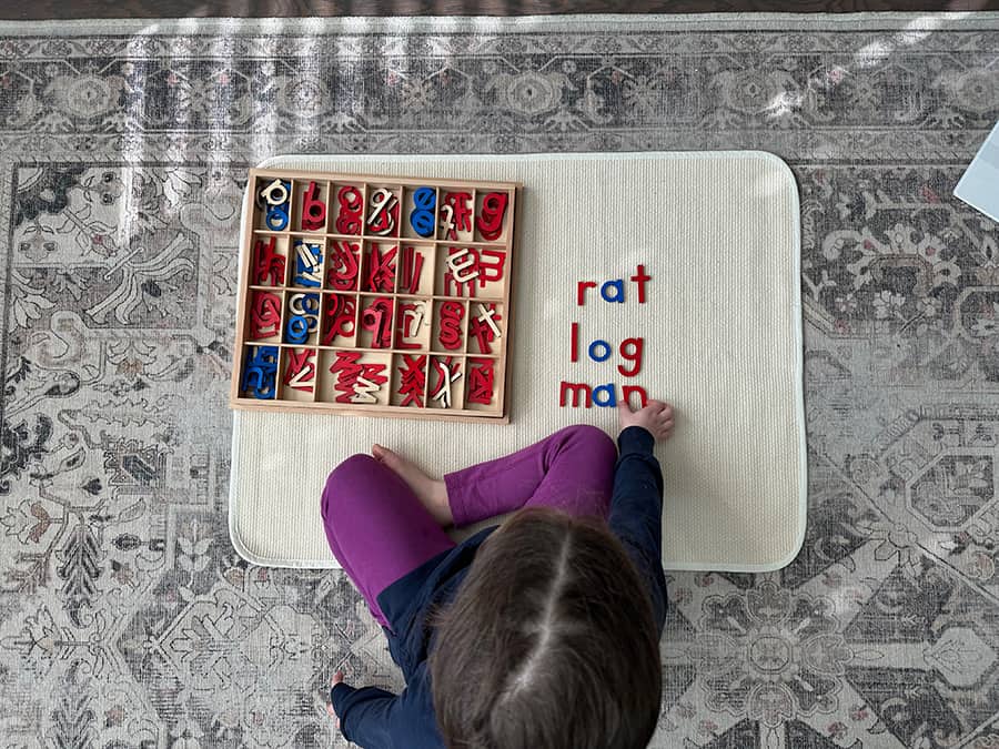writing and reading, making words, Montessori, moveable alphabet