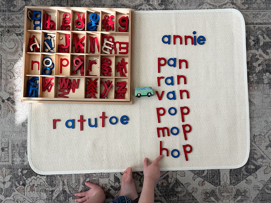 word families, writing and reading, Montessori, moveable alphabet