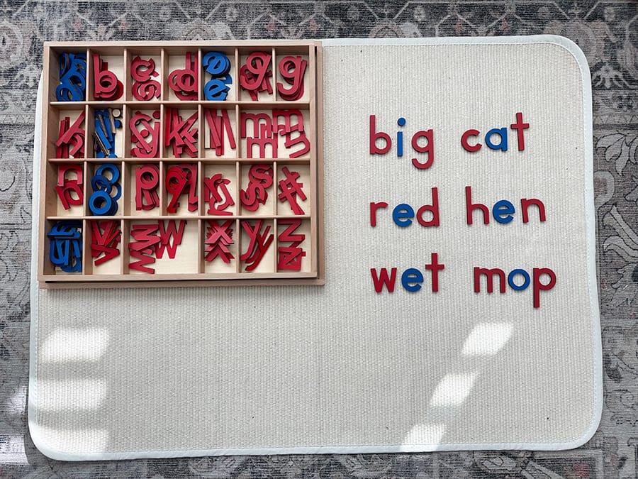 writing and reading, Montessori, moveable alphabet, phrases